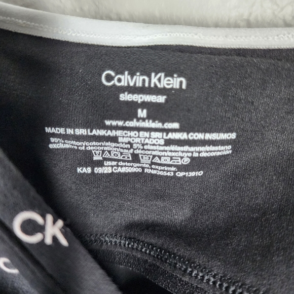 CALVIN KLEIN 2-PIECE SLEEPWEAR SET - Picture 11 of 14